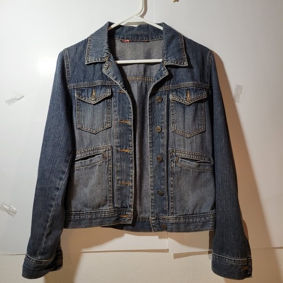 Womens bdg Denim cropped jacket Size is missing but its small Measurements below - Picture 2 of 7